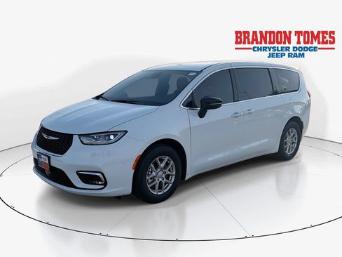 New 2026 Chrysler Pacifica Select FWD image 1