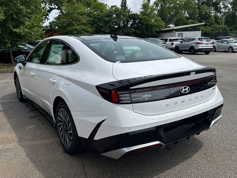 New 2025 Hyundai Sonata Limited image 6