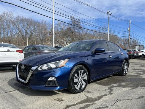 Used 2019 Nissan Altima 2.5 S image 1