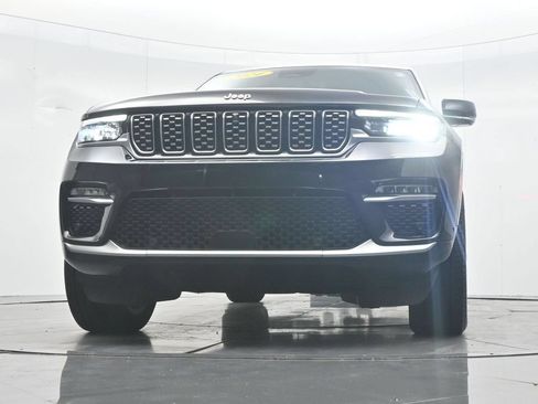 Used 2025 Jeep Grand Cherokee Summit AWD/4WD image 38