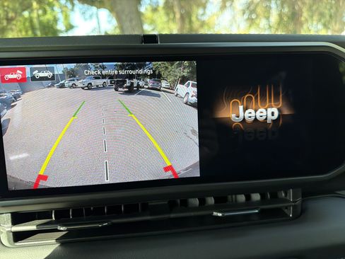 Used 2026 Jeep Wrangler Unlimited Rubicon w/ Xtreme 35 Tire Package AWD/4WD image 25