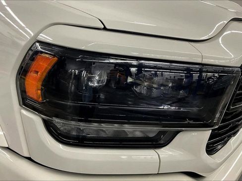 Used 2022 RAM 2500 Limited w/ Night Edition AWD/4WD image 33
