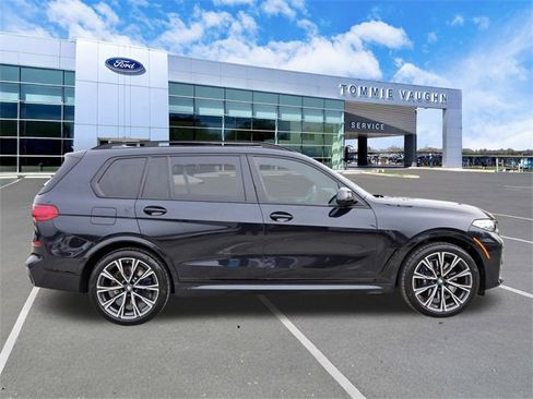 Used 2022 BMW X7 M50i w/ Luxury Seating Package image 5
