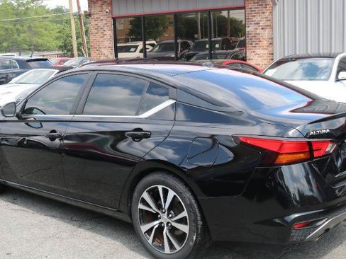 Used 2019 Nissan Altima 2.5 SR FWD image 5