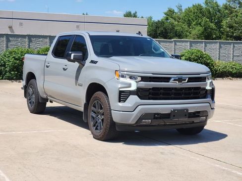Used 2025 Chevrolet Silverado 1500 RST AWD/4WD image 3