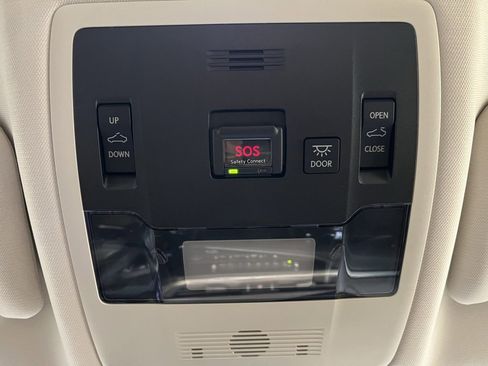 Used 2019 Lexus ES 300h w/ Luxury Package image 9