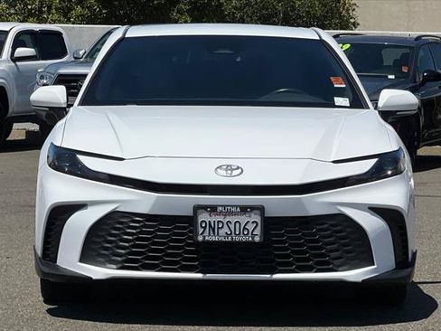 Certified 2025 Toyota Camry SE w/ Convenience Package AWD/4WD image 10