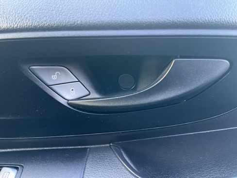 Used 2018 Mercedes-Benz Metris image 10