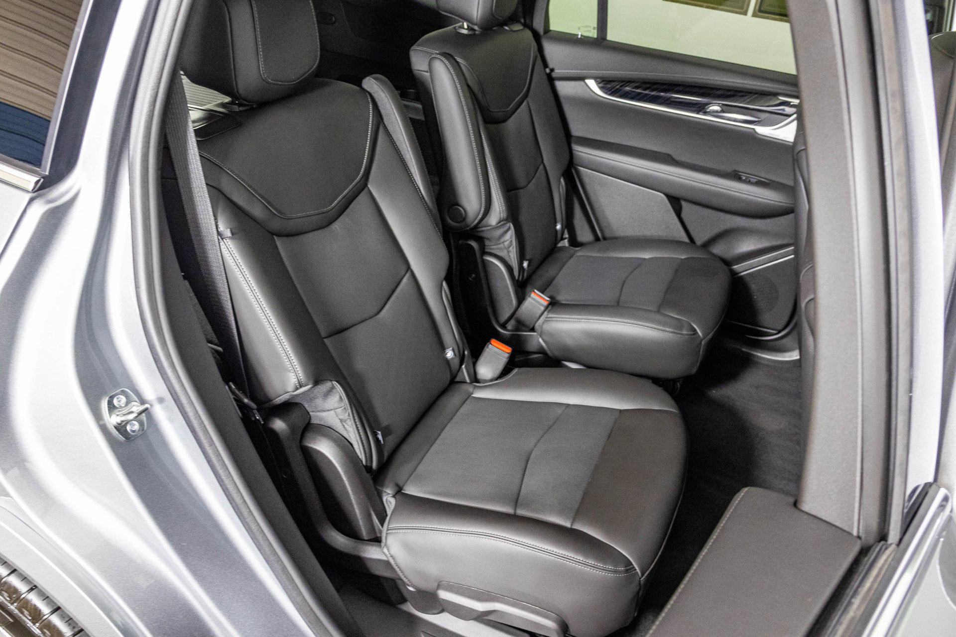 Used 2025 Cadillac XT6 Premium Luxury AWD/4WD image 48