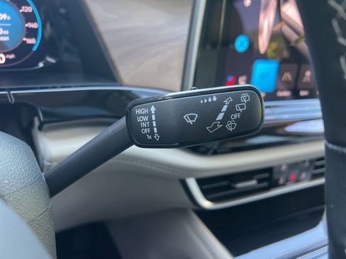 Certified 2026 Volkswagen Atlas SE w/ Panoramic Sunroof Package image 23