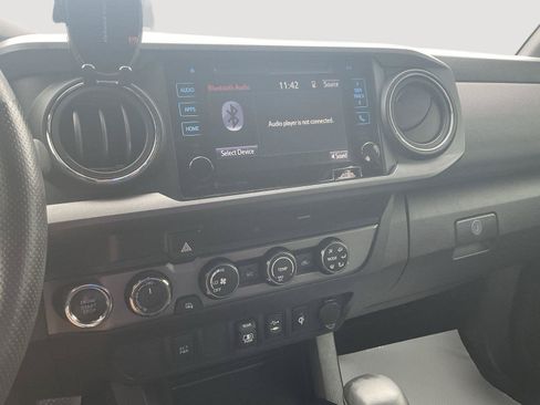 Used 2019 Toyota Tacoma TRD Off-Road AWD/4WD image 14