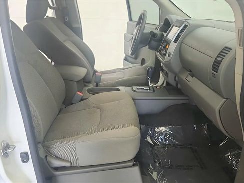 Used 2021 Nissan Frontier SV w/ Midnight Edition Floor Mats AWD/4WD image 36