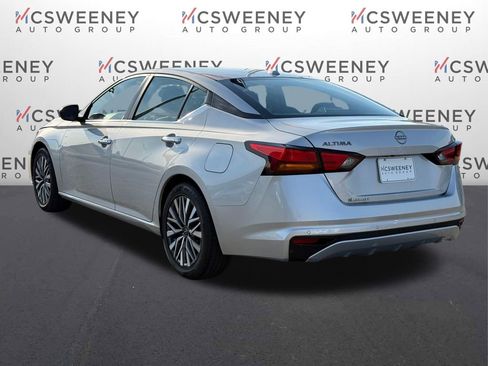 Used 2025 Nissan Altima 2.5 SV image 3