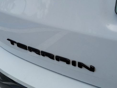 Used 2022 GMC Terrain SLT w/ Tech Package FWD image 10