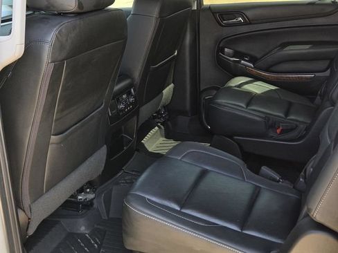 Used 2019 Chevrolet Suburban Premier AWD/4WD image 35