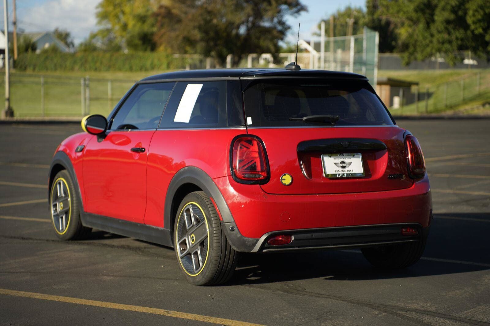 Used 2024 MINI Cooper SE FWD image 3