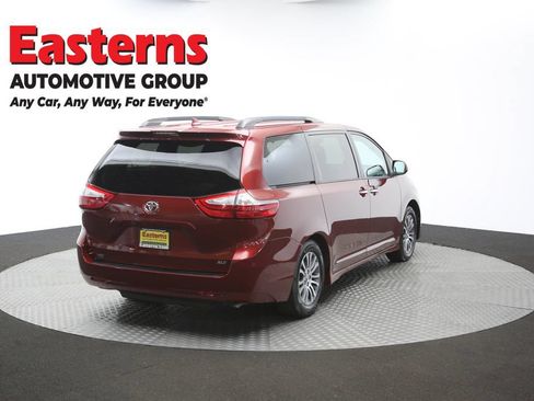 Used 2019 Toyota Sienna XLE FWD image 42