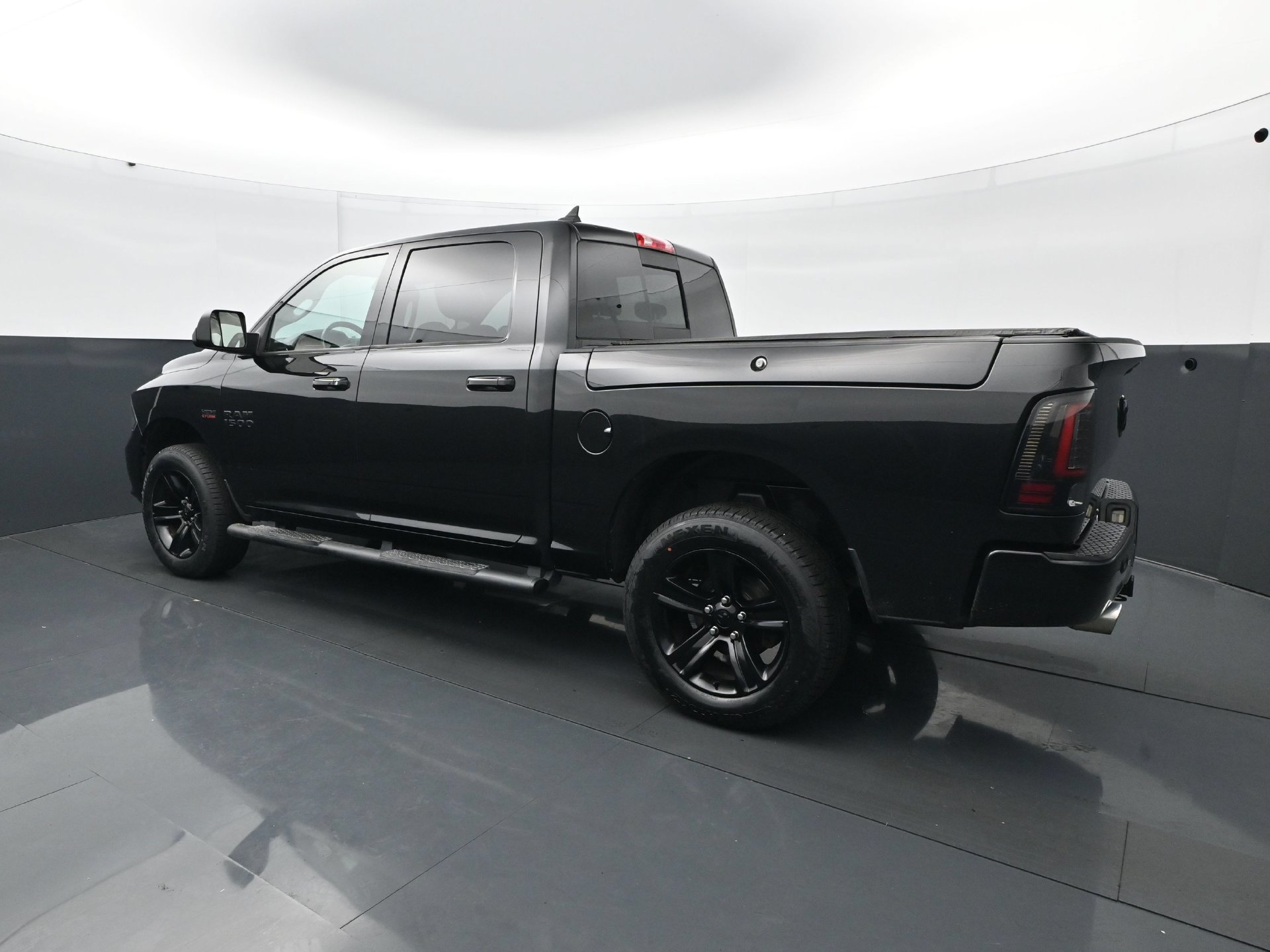Used 2015 RAM 1500 Sport w/ Black Ram 1500 Sport Group AWD/4WD image 4