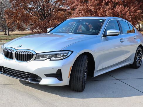 Used 2019 BMW 330i xDrive 330i xDrive w/ Convenience Package image 3