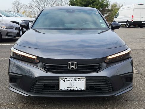 Used 2023 Honda Civic Sport image 2