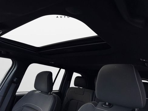 Certified 2025 Jeep Grand Cherokee Laredo X w/ Luxury Tech Group I image 30