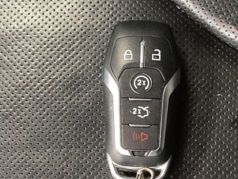 Used 2016 Lincoln MKX Reserve w/ Climate Package image 32