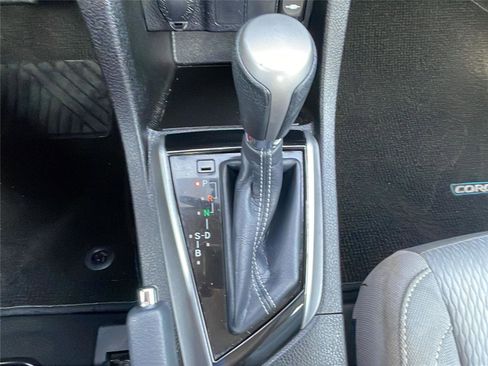 Used 2016 Toyota Corolla LE image 28