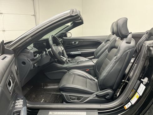 Certified 2025 Ford Mustang GT Premium image 3