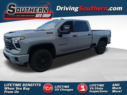 Used 2024 Chevrolet Silverado 2500 LTZ w/ LTZ Plus Package AWD/4WD image 1