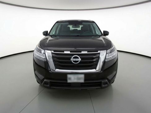 Used 2025 Nissan Pathfinder SV image 2