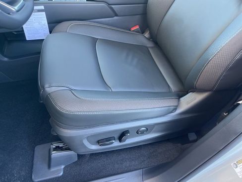 New 2025 Nissan Pathfinder SL image 7