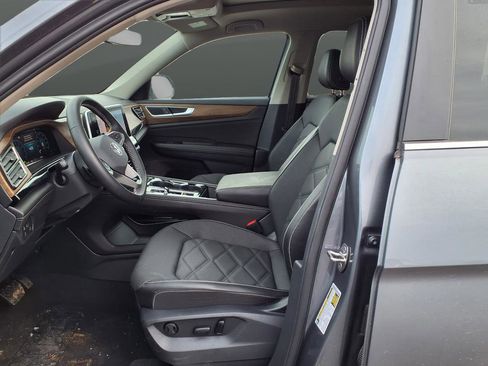 Used 2024 Volkswagen Atlas SE w/ Panoramic Sunroof Package image 50