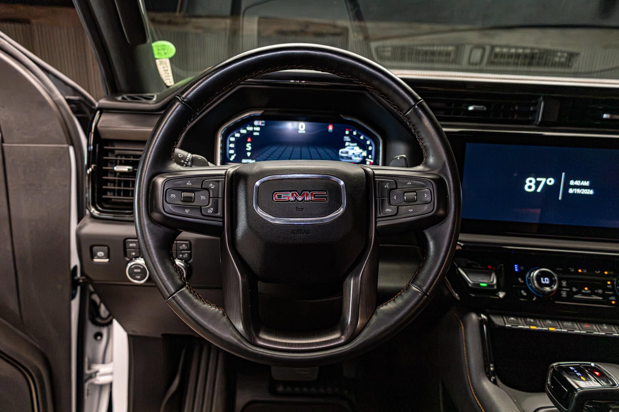 Used 2024 GMC Sierra 1500 AT4 w/ Technology Package AWD/4WD image 19
