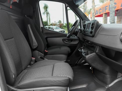Used 2023 Mercedes-Benz Sprinter 144 Cargo image 32