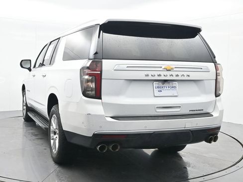 Used 2023 Chevrolet Suburban Premier image 8