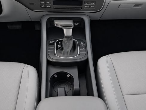 Used 2024 Hyundai Kona SEL FWD image 17
