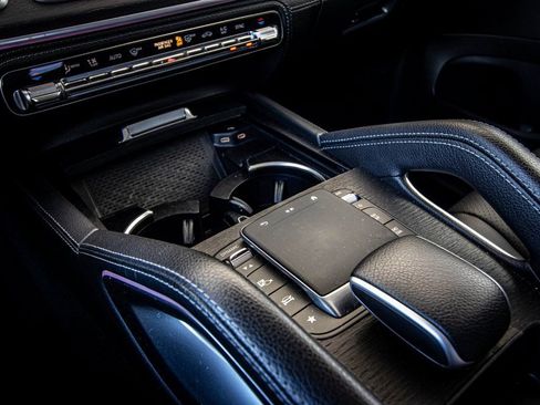 Used 2024 Mercedes-Benz GLE 350 4MATIC image 32