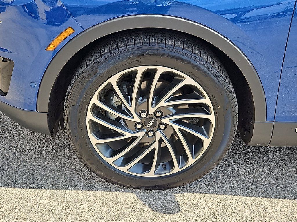Used 2020 Lincoln Nautilus Reserve w/ Equipment Group 201A FWD image 13