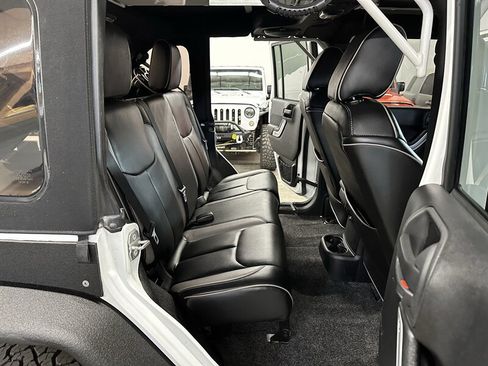 Used 2014 Jeep Wrangler Unlimited Rubicon w/ Max Tow Package AWD/4WD image 20