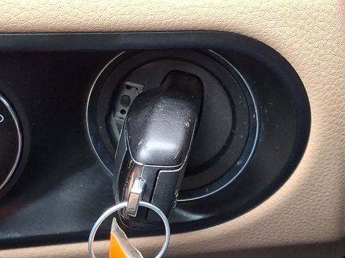 Used 2019 Porsche Macan image 24