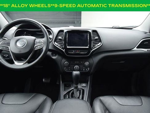 Used 2019 Jeep Cherokee Limited image 4