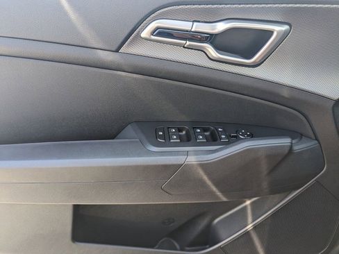 Used 2024 Kia Sportage LX image 22