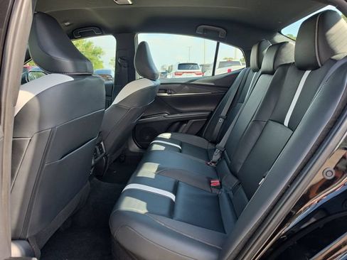 Used 2025 Toyota Camry SE FWD image 13