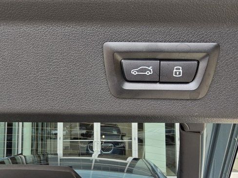 Certified 2025 BMW X2 xDrive28i w/ Convenience Package image 23