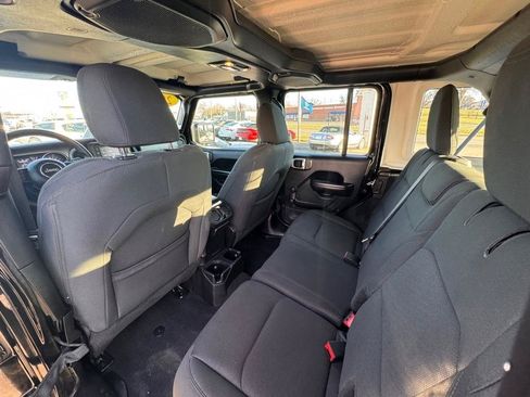 Used 2019 Jeep Wrangler Unlimited Sport AWD/4WD image 5