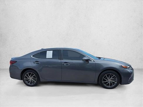 Used 2018 Lexus ES 350 w/ Luxury Package w/Wood Trim FWD image 4