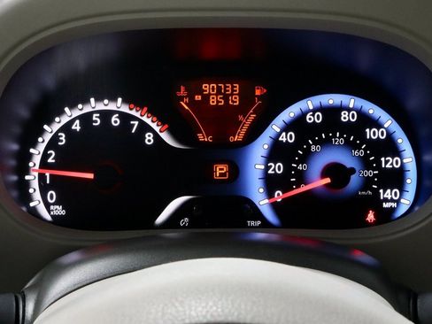 Used 2010 Nissan Cube 1.8 S w/ Interior Designer Pkg image 26