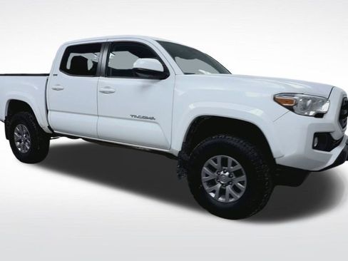 Used 2019 Toyota Tacoma SR5 image 16