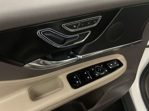 Used 2023 Lincoln Corsair AWD image 17