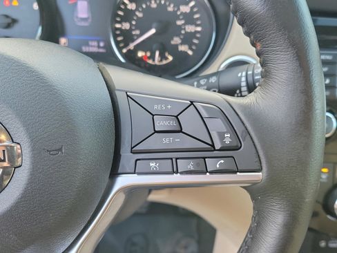 Used 2018 Nissan Rogue SV w/ Sun & Sound Touring Package image 26